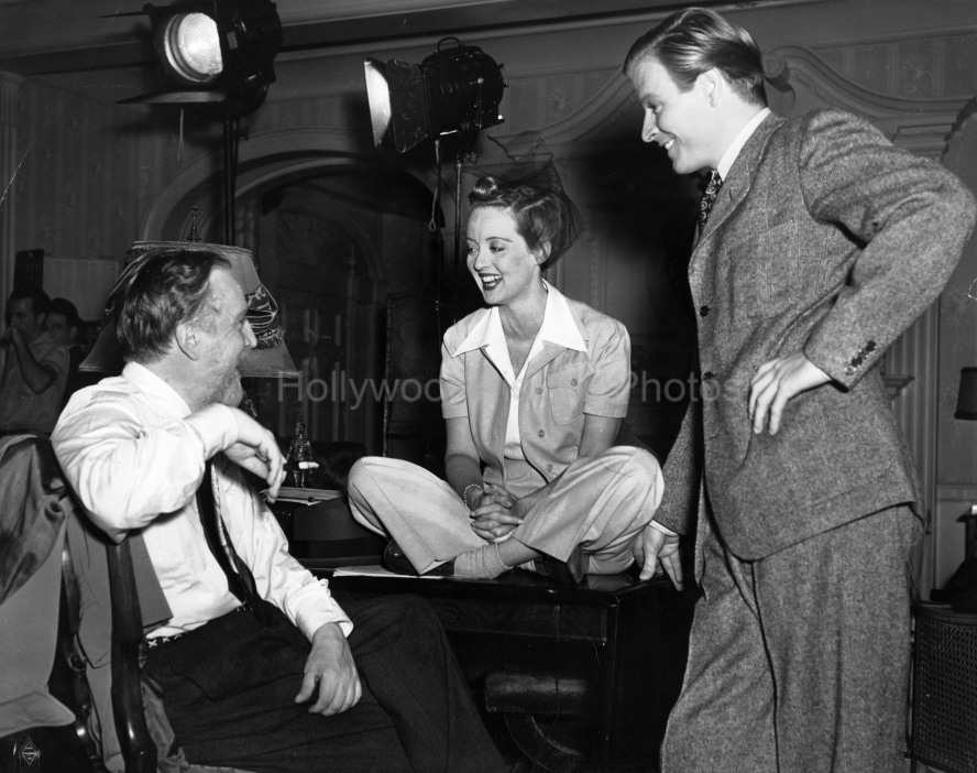 Bette Davis 1942 1 The Man Who Came to Dinner wm.jpg